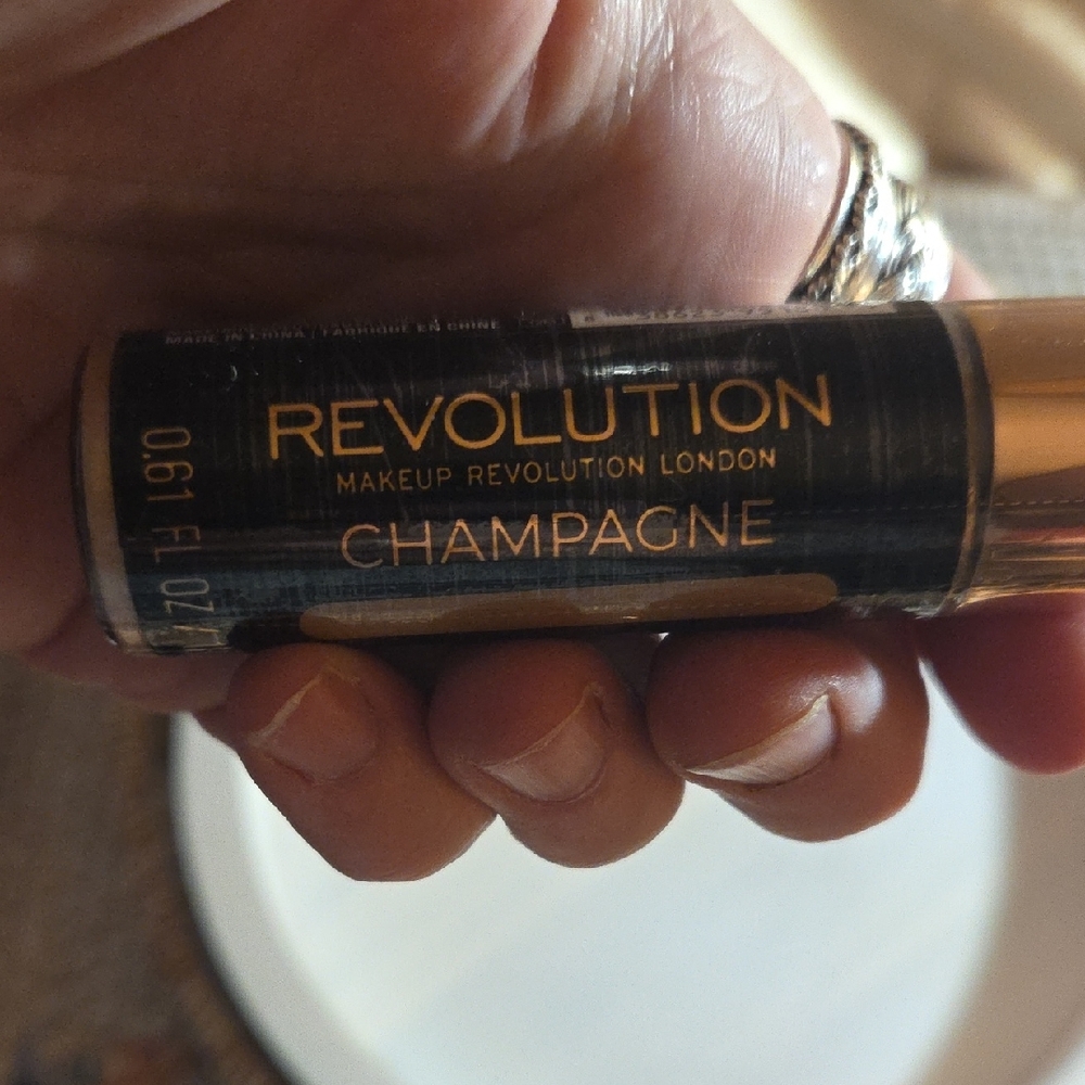 14 piece Makeup Revolution Foundation and Skincare Set - Picture 12 of 12